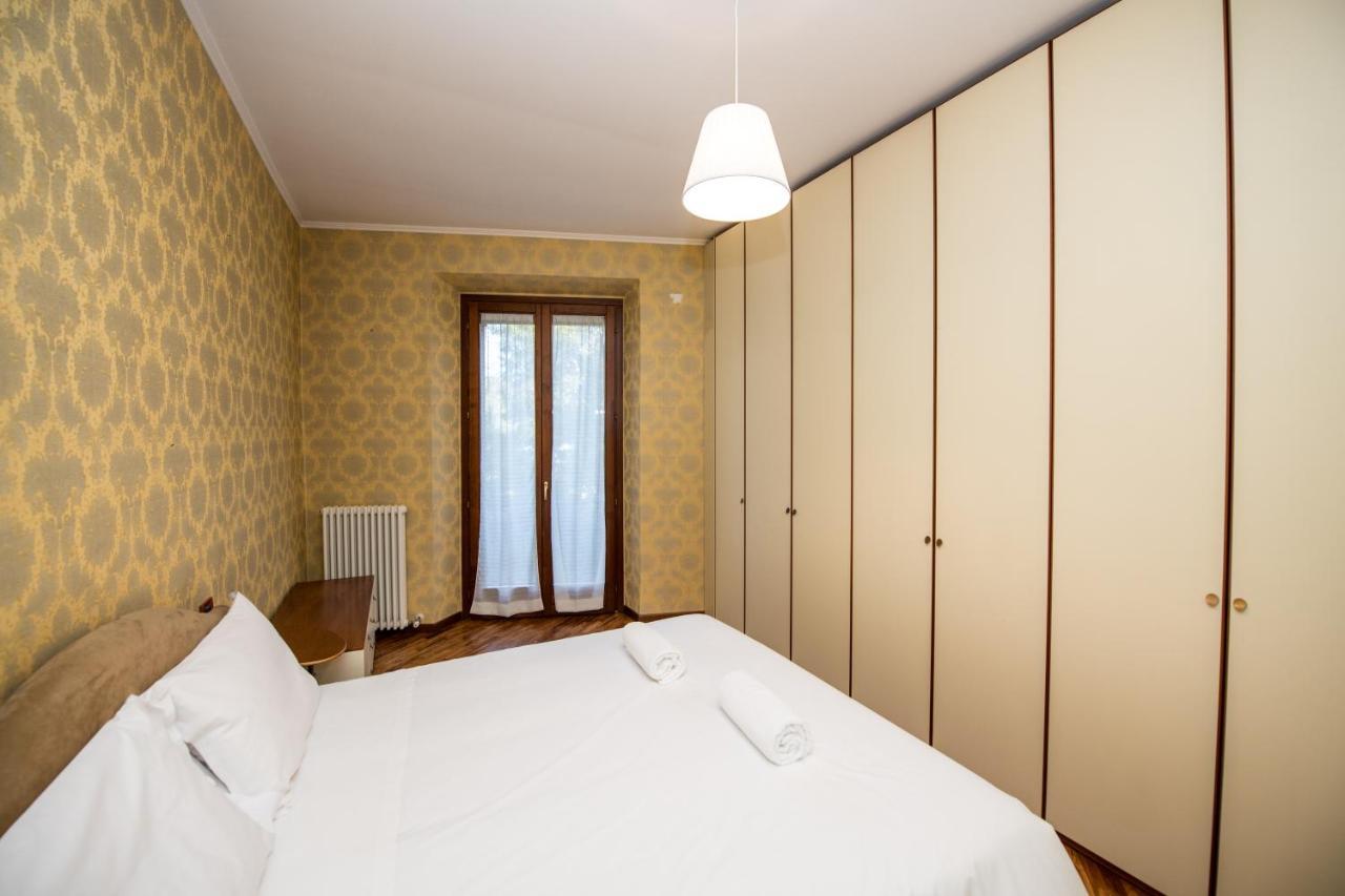 Shortmi Montello Milan